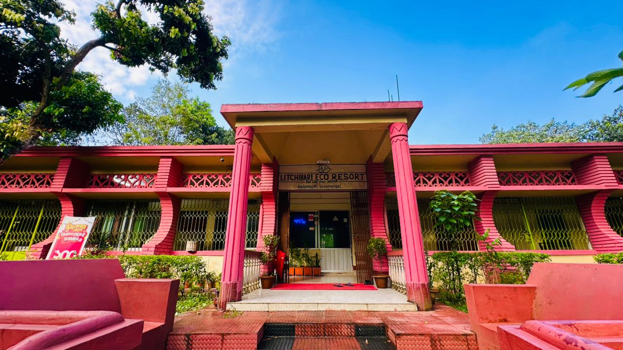 Bashonti Couple Villa at Litchibari Eco Resort Sreemangal
